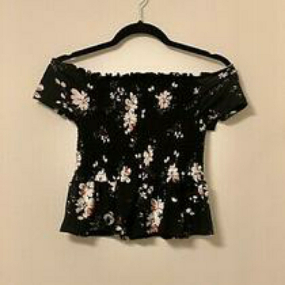 Aeropostale off the shoulder crop trop